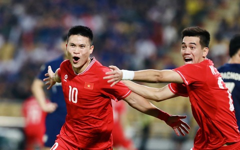 Tuyển Việt Nam thắng Thái Lan, Đức ở 'World Cup thả tim'