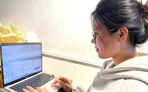 Khi sinh viên 'kết bạn tốt' với AI