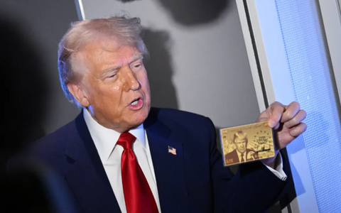 Thẻ vàng nhập cư 5 triệu USD của Mỹ in chân dung ông Trump