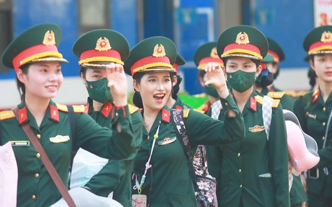 Đoàn tàu chở những chiến sĩ làm nhiệm vụ đặc biệt đã cập ga Biên Hòa