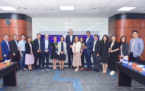Lãnh đạo Merck Healthcare thăm và làm việc tại FPT Long Châu