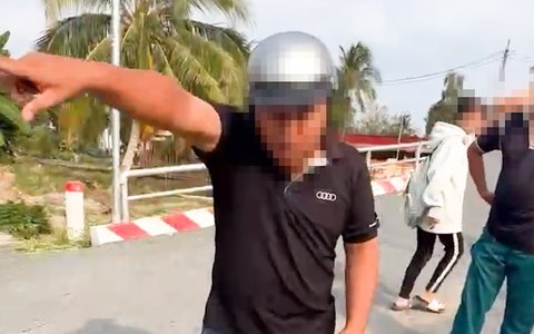 Người dân bị chặn khi qua cầu Đình Thần, lãnh đạo huyện Giồng Riềng nói gì?