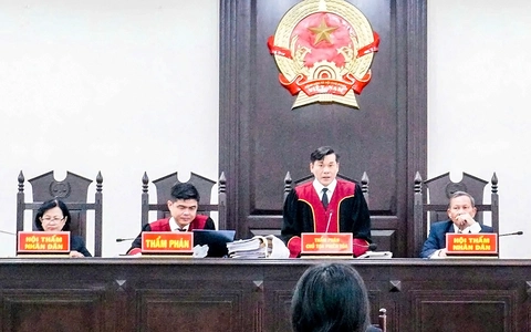 Hầu tòa vì trốn thuế trong giao dịch mua bán nhà đất trị giá 16 tỉ đồng