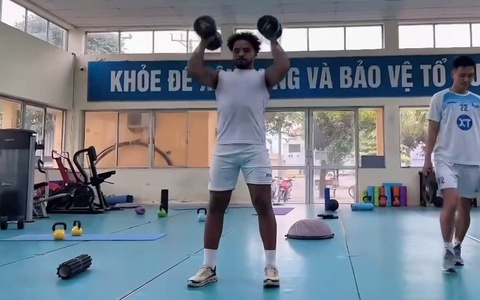 Báo Thái Lan bất ngờ khi Xuân Son tái xuất sân tập