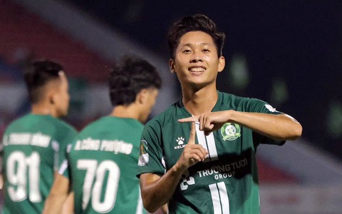 Công Phượng ra sân mờ nhạt, CLB Trường Tươi Bình Phước vẫn trở lại mạch thắng