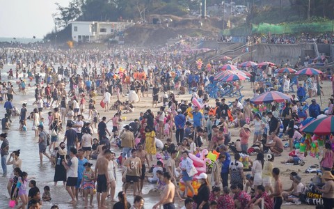 Bãi biển đông nghẹt, doanh thu du lịch Bà Rịa - Vũng Tàu đạt bao nhiêu dịp giỗ Tổ?