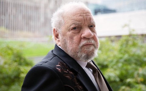 Toàn cảnh vụ Paul Schrader - biên kịch Taxi Driver bị kiện vì cáo buộc quấy rối tình dục trợ lý