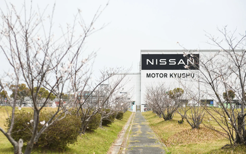 Thị trấn sản xuất xe Nissan lao đao trước thuế của ông Trump