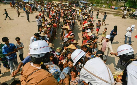 Các đội cứu hộ quốc tế rút dần, mưa gió cản trở cứu trợ tại Myanmar