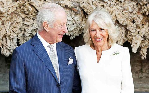 Vua Charles III và Hoàng hậu Camilla kỷ niệm 20 năm ngày cưới