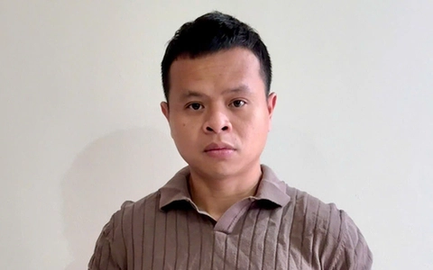 Vụ 'bỗng dưng bị làm giám đốc': Hủy bỏ tạm hoãn xuất cảnh với anh Ngô Hoàng Vỹ