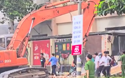 Cháy công ty thực phẩm ở Tây Ninh, nhiều vật dụng bên trong bị thiêu rụi