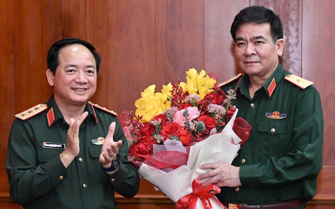 Bộ Quốc phòng bàn giao chức trách, nhiệm vụ chính ủy Tổng cục II