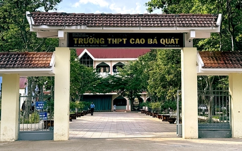 Vụ nhiều học sinh lớp 12 'tự nguyện' xin nghỉ học: Nhà trường báo cáo gì?