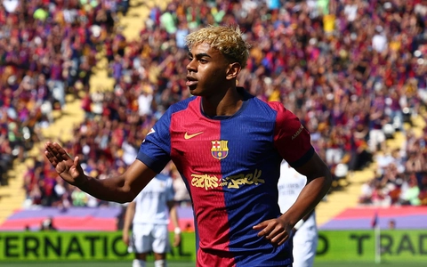 Lamine Yamal gây sốt với màn ăn mừng 'cà khịa' Cristiano Ronaldo và Kylian Mbappe