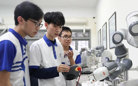 Đại học Quốc gia Hà Nội sẽ rút ngắn bậc cử nhân xuống 2,5 - 3 năm, có thể liên thông thẳng tiến sĩ