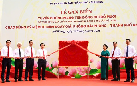 Gắn biển tên đường mang tên cố Tổng Bí thư Đỗ Mười