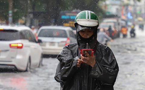 Dông mạnh đang kéo đến, cảnh báo mưa đá tại Củ Chi, Thủ Đức và nhiều quận huyện TP.HCM