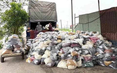 Kiểm tra hàng giả, thực phẩm chức năng giả: Cây kim trong bọc