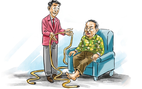 Biếu sếp ít lòng lợn mà có vẻ ổng không vui rồi đó