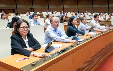 Quốc hội 'chốt' chi hàng chục ngàn tỉ cho cán bộ, công chức nghỉ việc khi tinh gọn