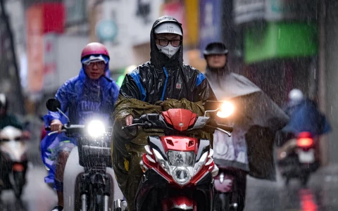 Thời tiết hôm nay 18-5: Bắc Bộ vẫn mưa to, Trung Bộ nắng, Nam Bộ mưa chiều