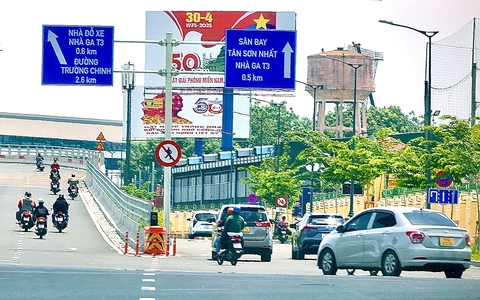 Nhà ga T3 Tân Sơn Nhất: Khách đi nhầm như 'cơm bữa', lòng vòng tìm chỗ gửi ô tô, xe máy