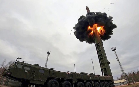Tình báo Ukraine: Nga sẽ phóng ICBM ngay trước thềm điện đàm Trump - Putin