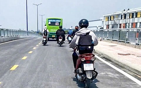 Cầu Tăng Long mới đưa vào sử dụng bị sụt lún, chủ đầu tư nói gì?