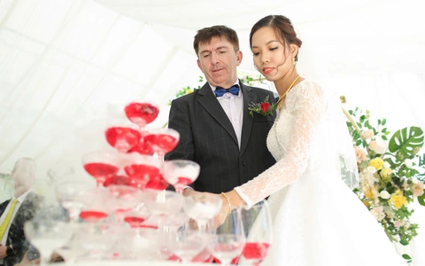 Rể Tây kể chuyện cưới vợ Việt, nghe đến đâu 'thương' đến đó