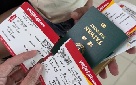 Từ vụ xé vé máy bay: Khách đến nhà đón sao cho phải?