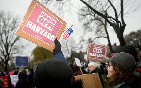 Harvard đâm đơn kiện chính quyền Trump vì lệnh cấm tuyển sinh quốc tế