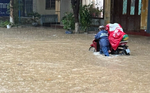 Đón không khí lạnh hiếm gặp cuối tháng 5, miền Bắc tiếp tục mưa lớn