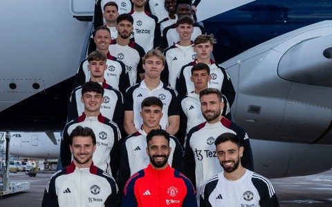 Man United chốt dàn sao cực mạnh lên đường đấu Hoàng Đức, Duy Mạnh