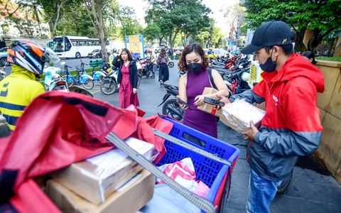 Hàng mua qua sàn chưa đến 50.000 đồng/đơn, VCCI phản đối miễn thuế hàng giá trị nhỏ