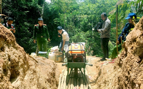 'Vàng tặc' rừng Đak Sơmei bỏ hầm tẩu thoát trước khi đoàn kiểm tra đến