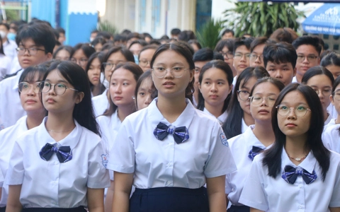 Viết tiếp câu chuyện hòa bình vào đề thi thử tốt nghiệp THPT