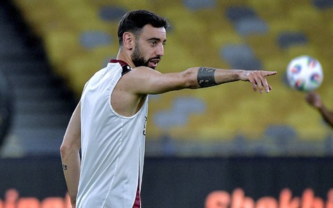 Bruno Fernandes nhận 'tối hậu thư' trước giờ đấu với ASEAN All Stars