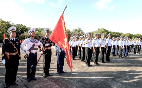 Lính đảo Trường Sa chắc tay súng cho đất nước trọn niềm vui