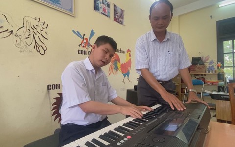 Góc nhìn trưa nay | Nghị lực phi thường của chàng trai khiếm thị