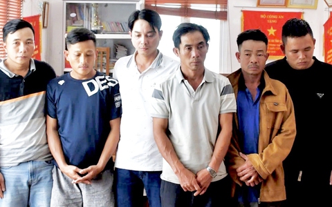 8 con bạc bắt cóc, đánh đập 2 người 'chơi gian' để đòi lại tiền