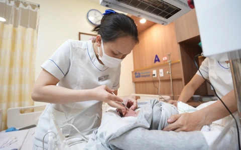 Tiêm kháng thể phòng bệnh do vi rút hợp bào hô hấp cho trẻ