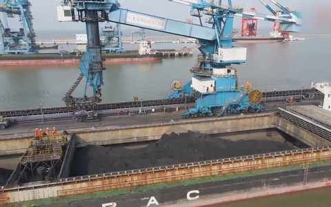 TKV sản xuất than nguyên khai hoàn thành vượt mức kế hoạch trong tháng 4-2025