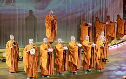 Đêm nhạc giao lưu văn hóa Vesak: Sẻ chia ánh sáng từ bi, trí tuệ của Phật giáo đến muôn nơi