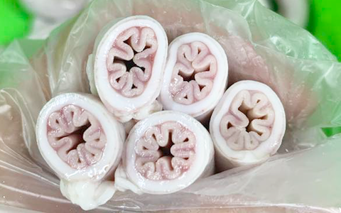 Lòng se điếu hiếm gặp ở lò mổ, chợ truyền thống nhưng trên mạng rao bán tràn ngập