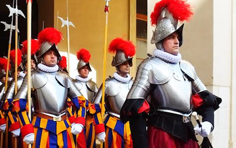 Lực lượng Vệ binh Thụy Sĩ bảo vệ Giáo hoàng, Vatican có gì đặc biệt?