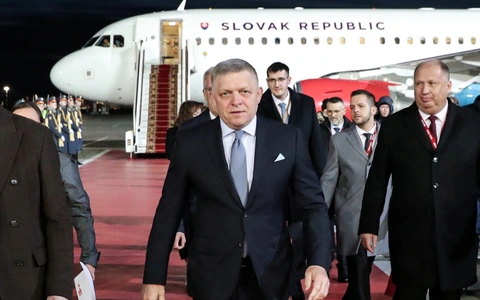 Thủ tướng Slovakia phải bay đường vòng tới Nga dự lễ duyệt binh Ngày Chiến thắng