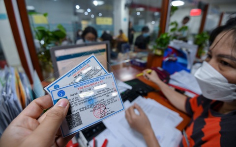 Từ hôm nay ngừng cấp bảo hiểm y tế bản giấy, người dân cần lưu ý