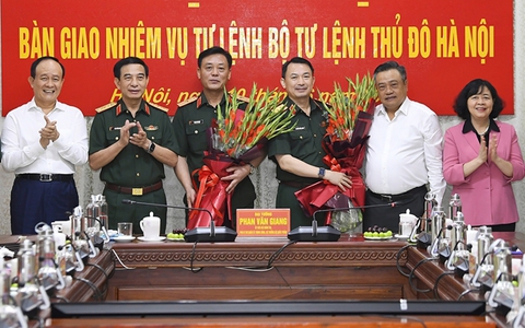 Thiếu tướng Đào Văn Nhận nhận nhiệm vụ tư lệnh Bộ tư lệnh Thủ đô