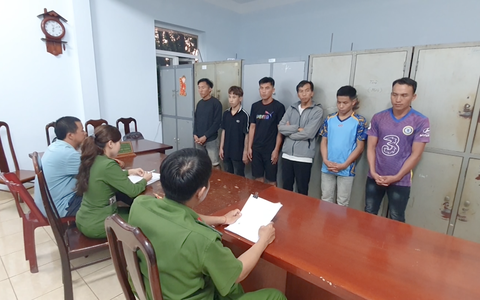 Ép cháu gái 14 tuổi uống bia say để hiếp dâm, 6 thanh niên bị khởi tố